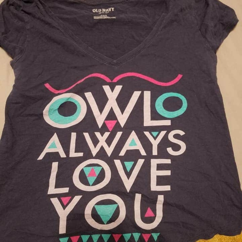 Old navy short sleeve shirt